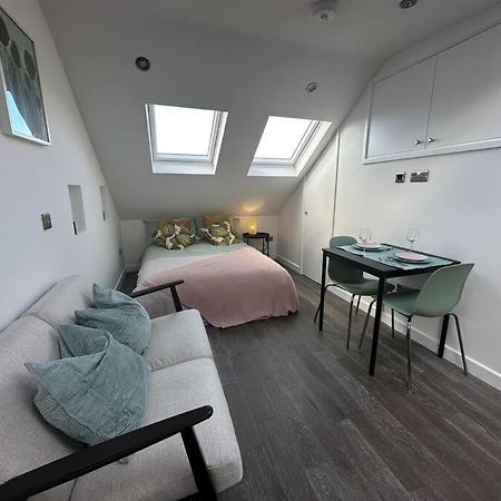 Lovely New Decor Studio - 4 The Southwell Londen Buitenkant foto