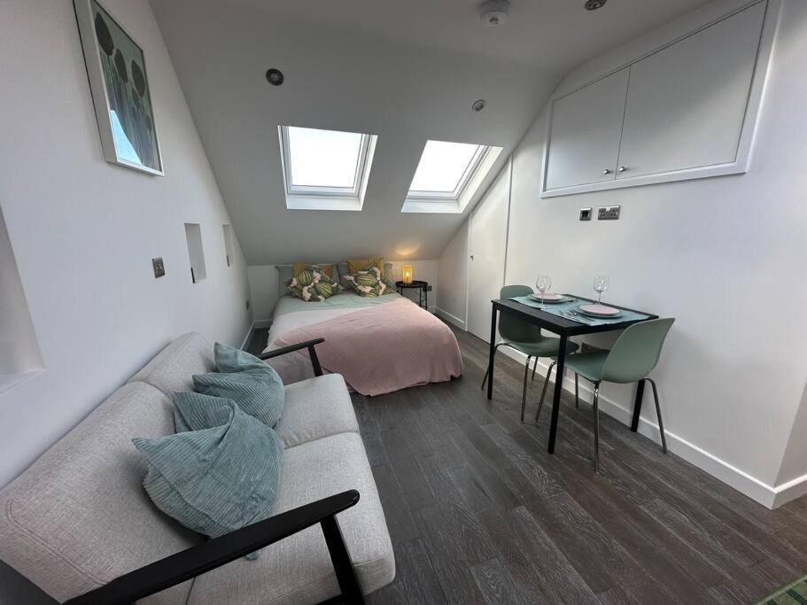 Lovely New Decor Studio - 4 The Southwell Londen Buitenkant foto
