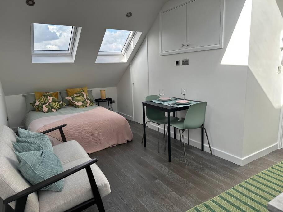 Lovely New Decor Studio - 4 The Southwell Londen Buitenkant foto